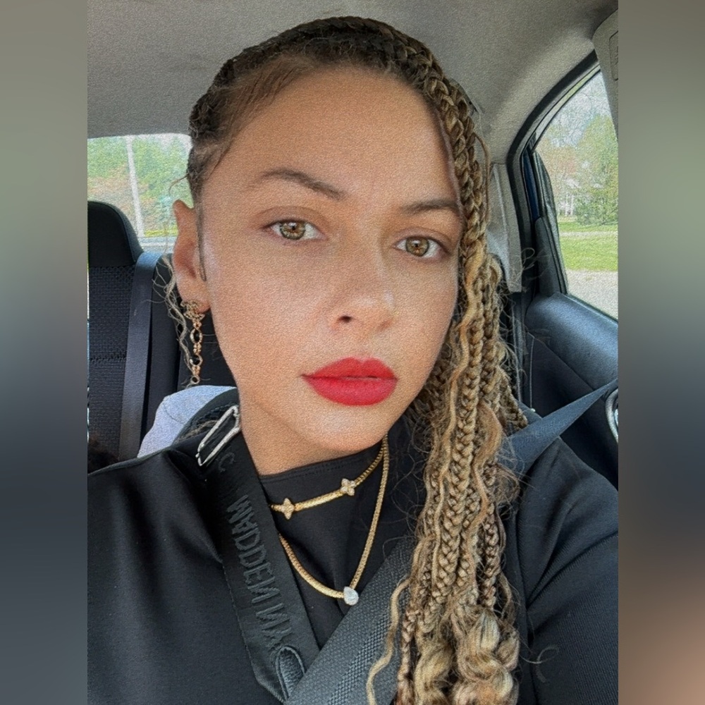 Meet your Posher, Nicole